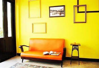 Focal Local Bed & Breakfast Bangkok Eksteriør bilde